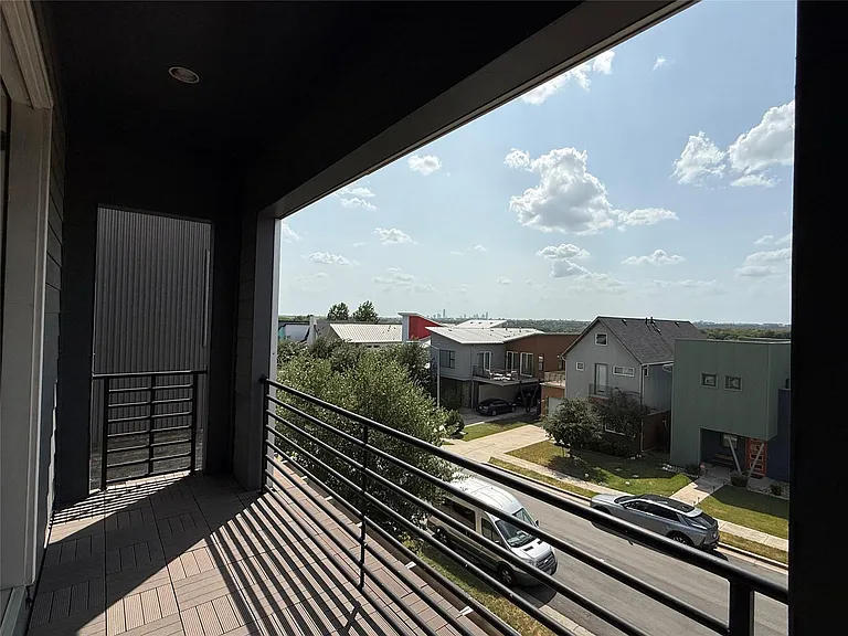 6117 Seville Dr — Photo 33