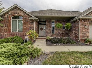 4 Gilson Dr, Rochester, IL 62563