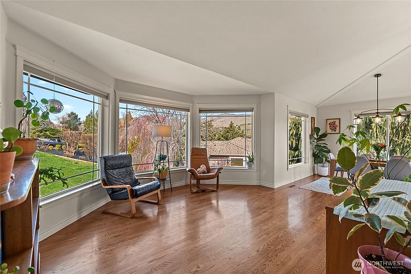 4th image of 3555 Westridge Place