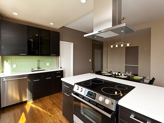 Tiled Backsplash, Deep Sink, Dishwasher