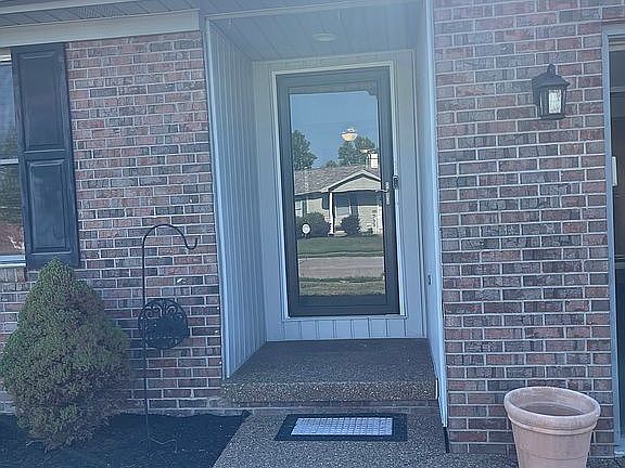3rd image of 4933 Shenandoah Ave