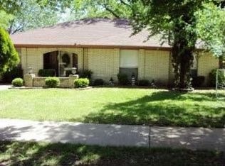 606 Middle Glen Dr, Garland, TX 75043