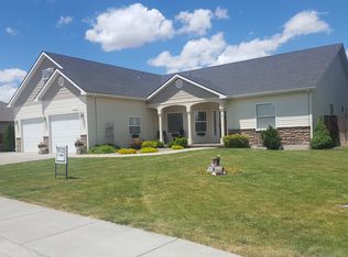 952 NE Tanager St, Mountain Home, ID 83647