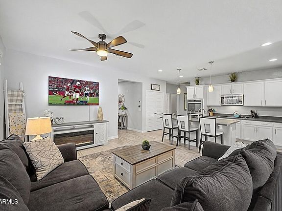 3rd image of 10230 W TOWNLEY Avenue
