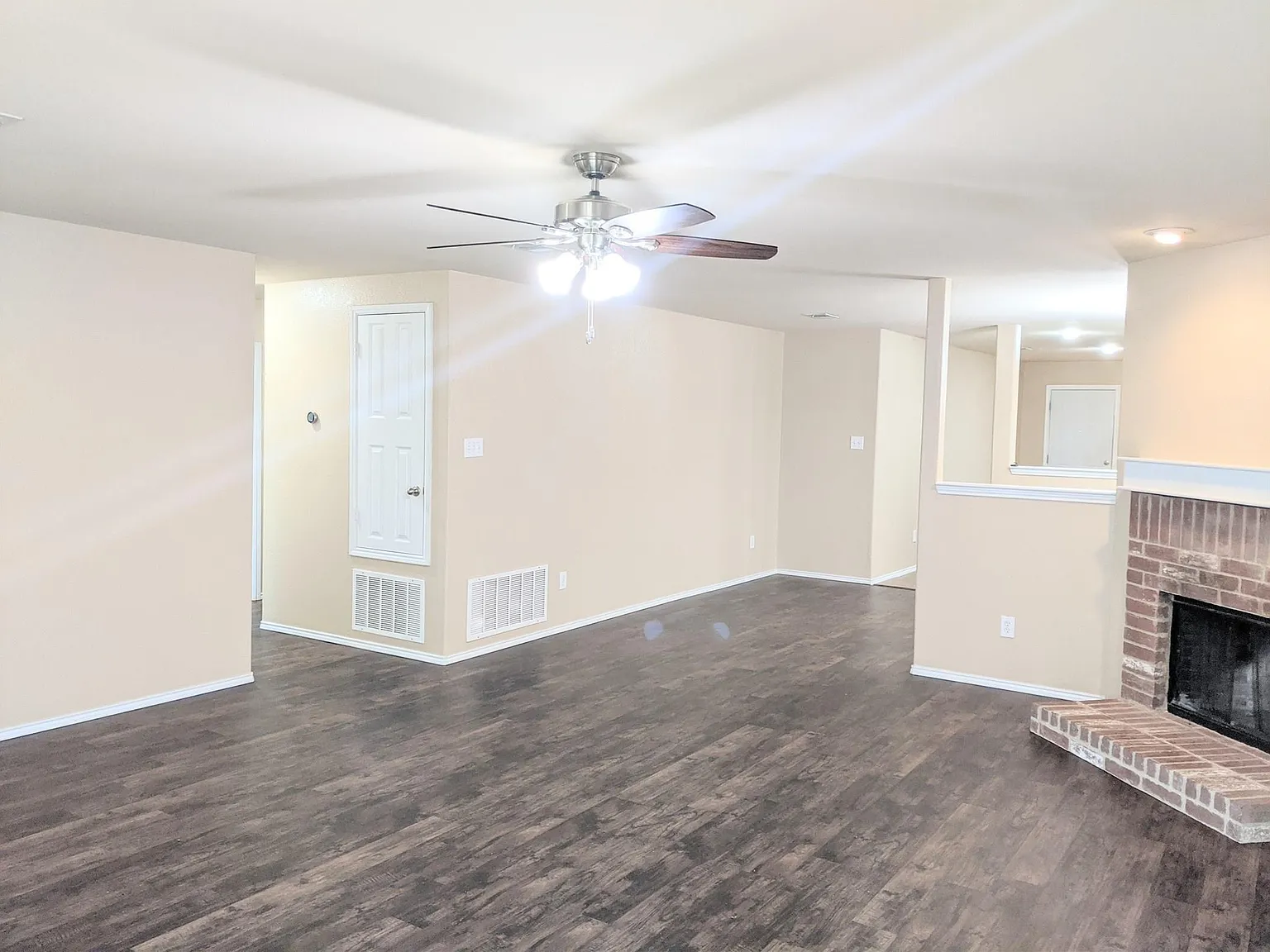 3 bed, 1869 sqft, $1,900 — Photo 3