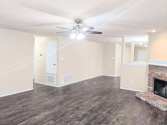 3rd image of 517 Azalea Dr