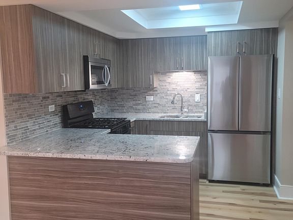 4th image of 6717 W Lloyd Dr #2W