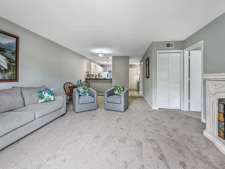 816 9th Ave S #202 — Photo 7