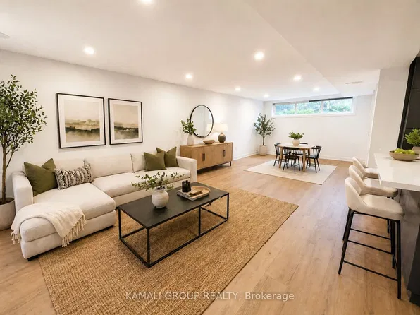 75 Newbury Dr #Basement, Newmarket, ON L3Y 4P9
