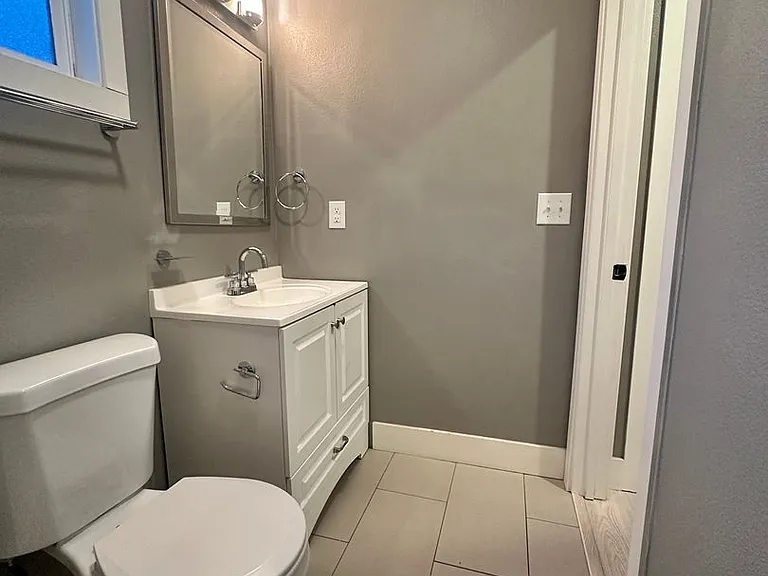 1131 Warren St & 1524 Willow - 1534 Willow #D — Photo 11