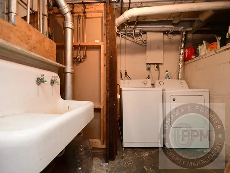 4806 Webster St — Photo 16