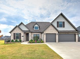 671 Verona Ave, Springdale, AR 72762