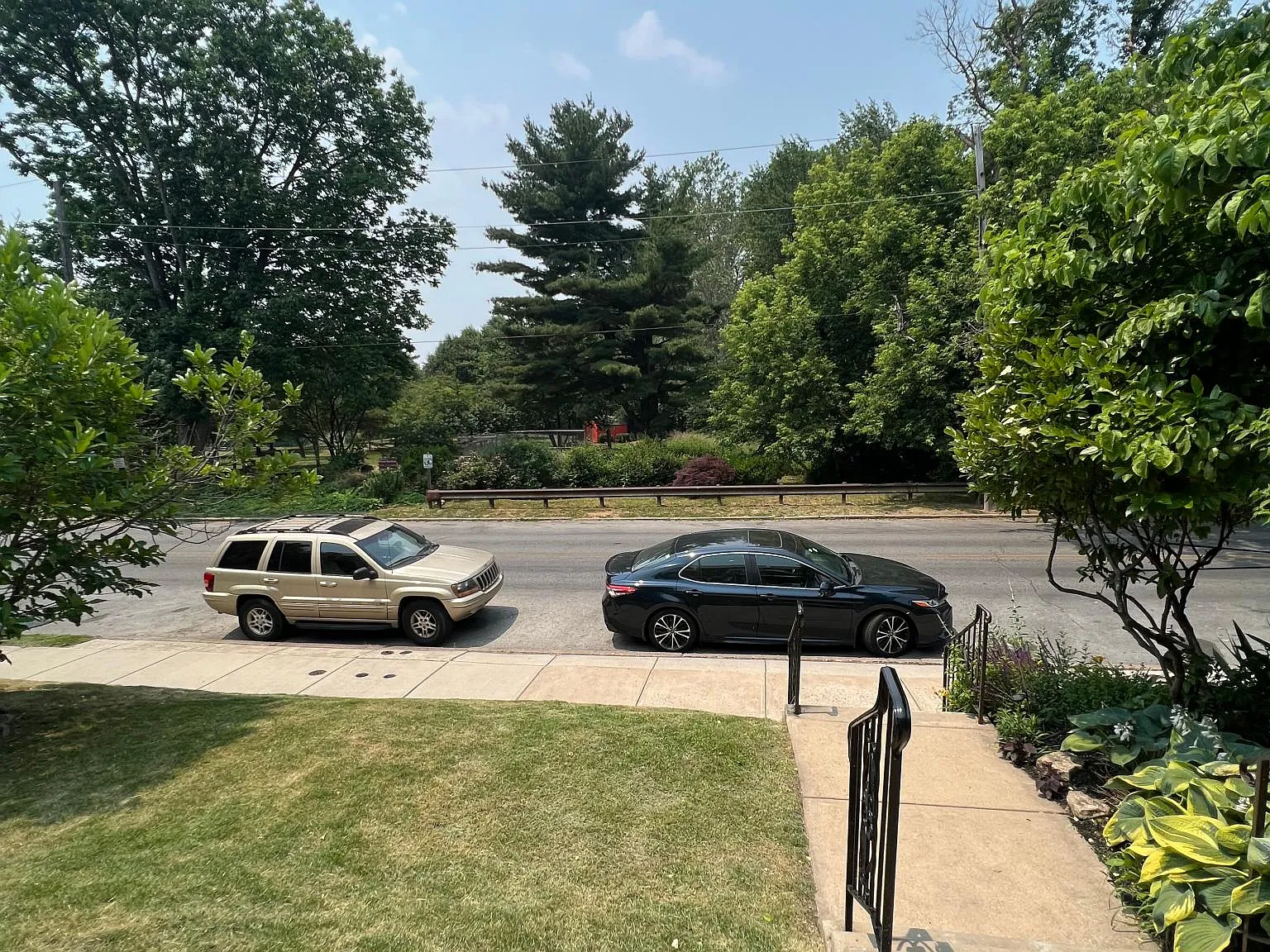3 bed, 1200 sqft, $2,100 — Photo 3