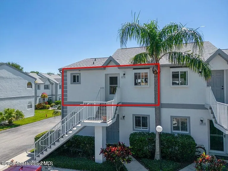 347 Ocean Park Ln — Photo 1