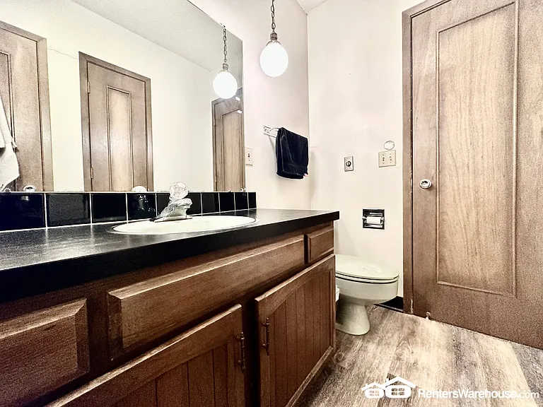 3006 Fleur Dr — Photo 23