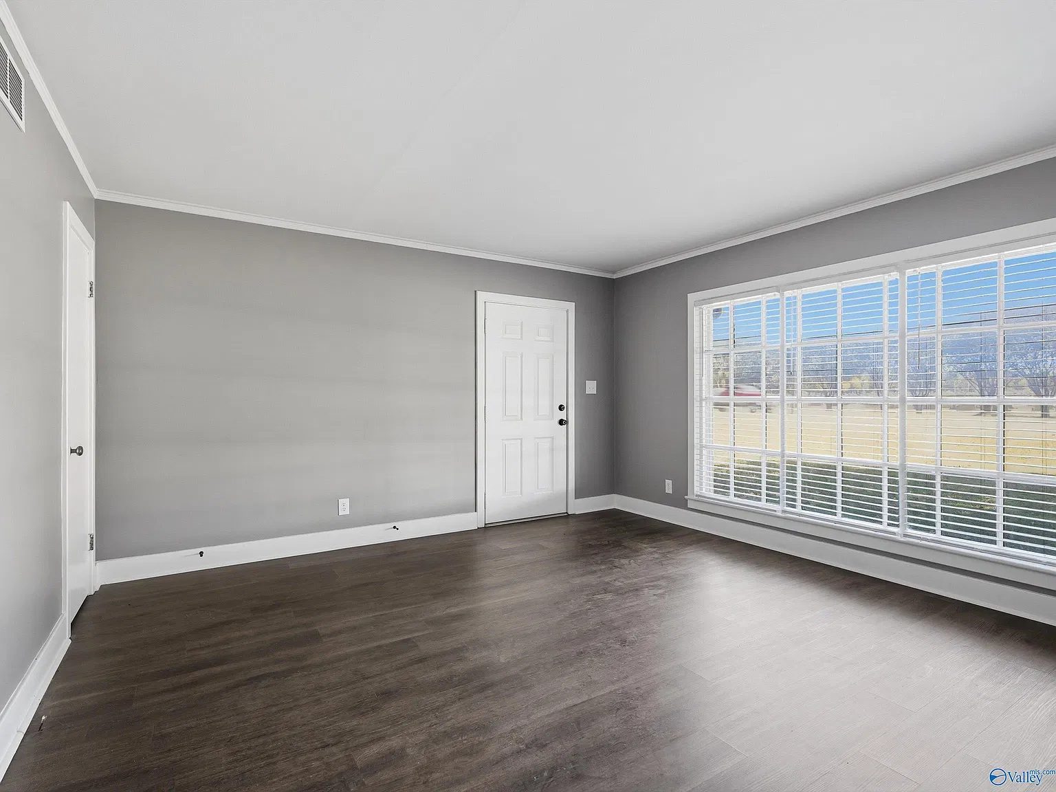 2 bed, 1.0 bath, 1200 sqft, $1,425 — Photo 2
