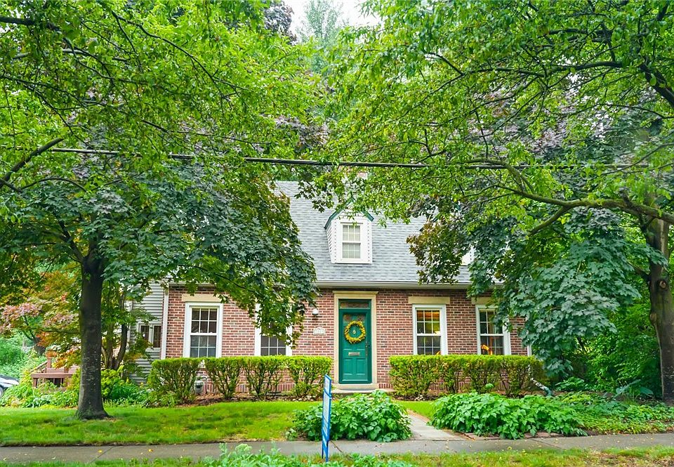 1st image of 1009 W Green St