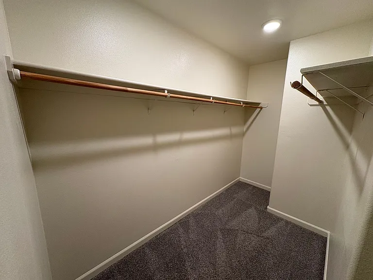 641 S Laguna St — Photo 18