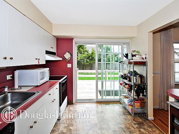 5th image of 40 Amby Ave