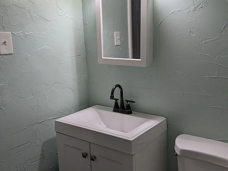 946 Beaver Rd #4 — Photo 1