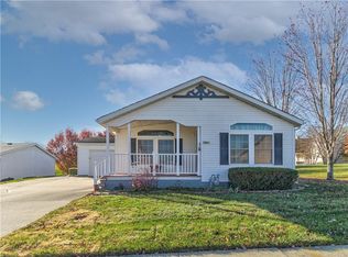 921 NE White Oaks Ln, Oak Grove, MO 64075