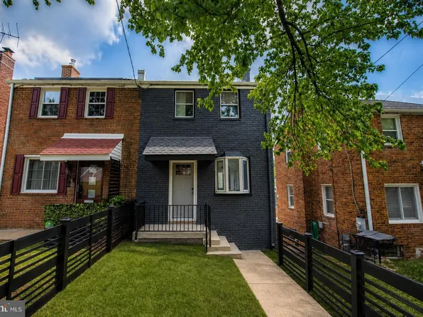 719 Hilltop Ter SE, Washington, DC 20019