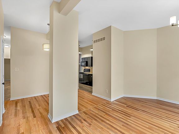 2nd image of 3647 Botanical Ave Floor 1