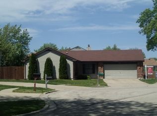 1840 Williamsburg Dr, Streamwood, IL 60107