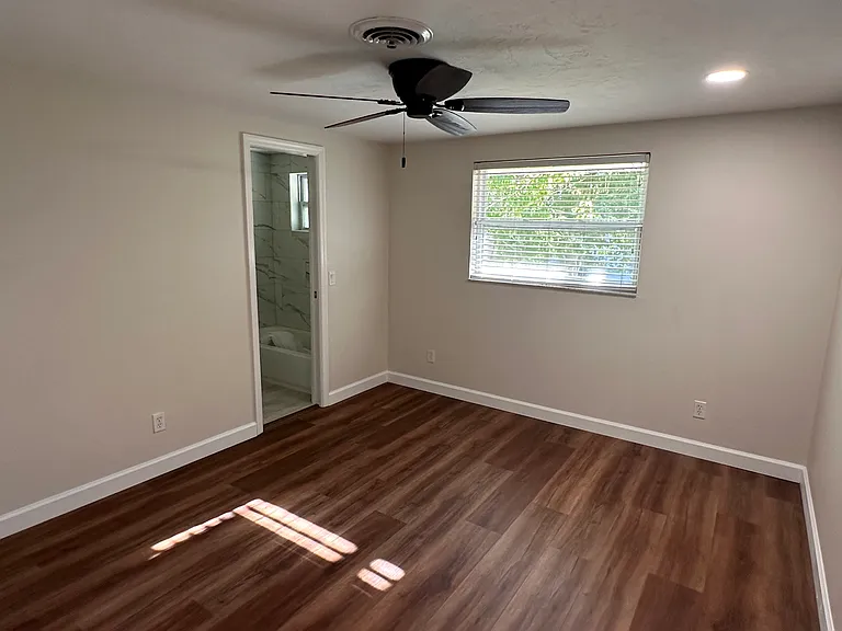 855 Stewart St — Photo 11