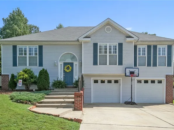 8631 Creekwood Ln, Cottondale, AL 35453