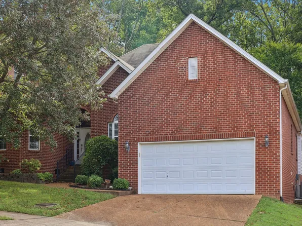 2332 Forest Lake Dr, Nashville, TN 37211