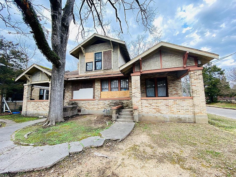 1st image of 803 W 20th Ave