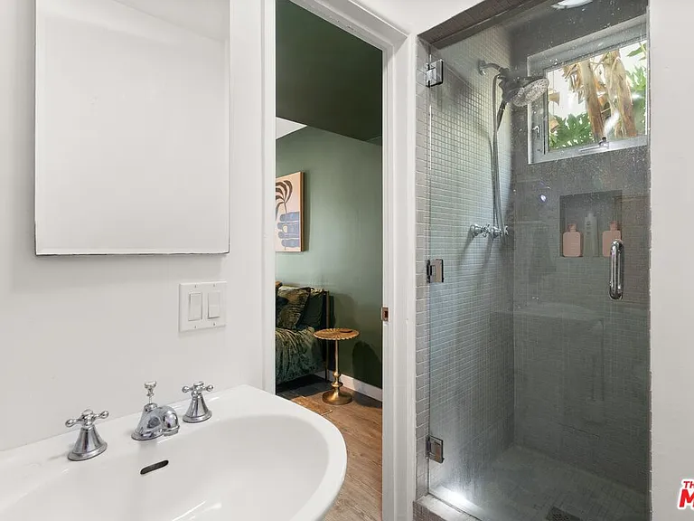 6630 Whitley Ter — Photo 23