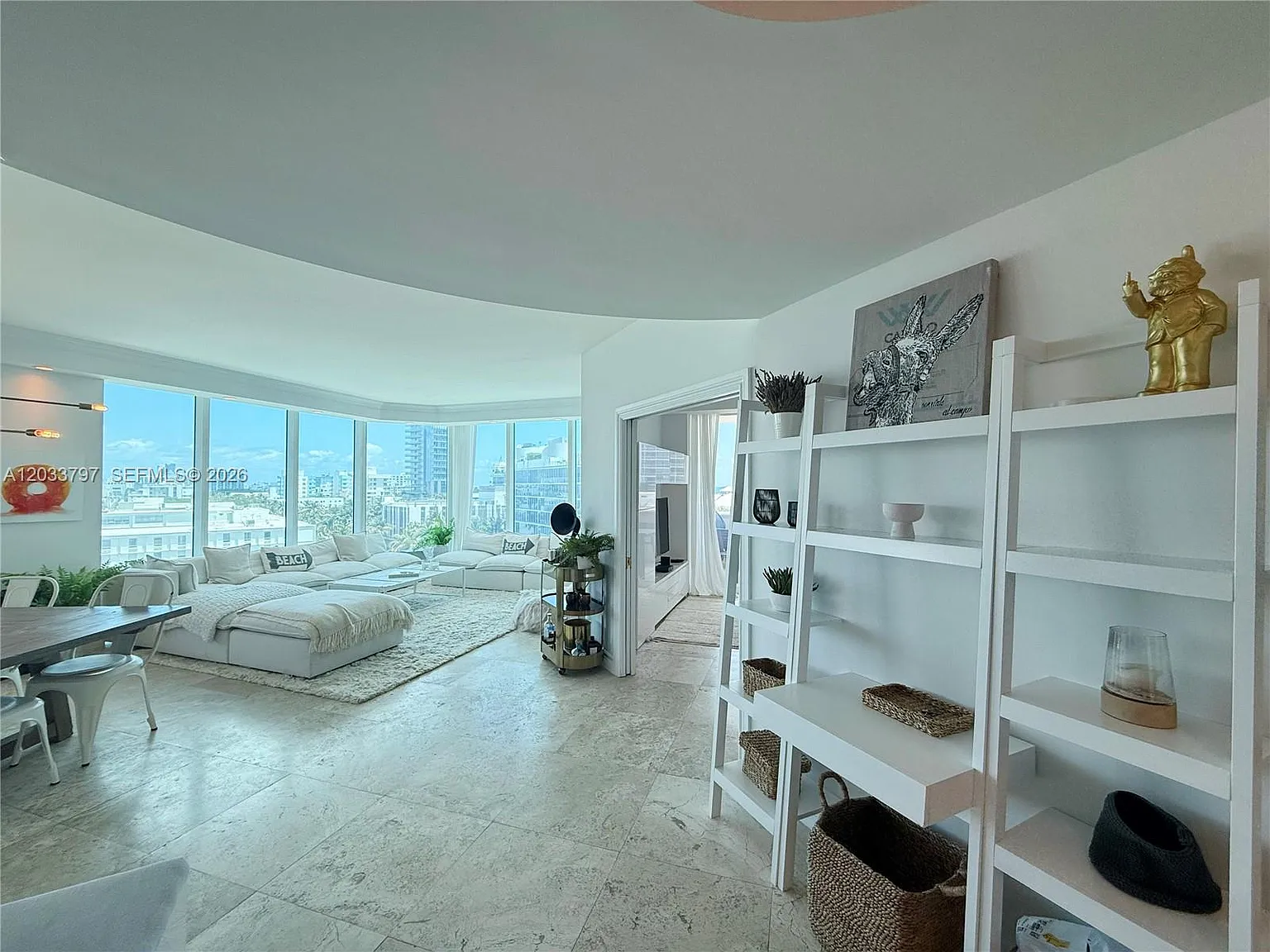 Portofino Tower Condo — Photo 4