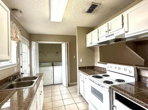84 Higgins Ct, Baton Rouge, LA 70808