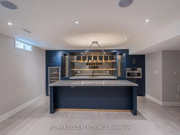 61 Yellowknife Rd, Brampton, ON L6R 3X5