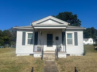 912 Park St, Altavista, VA 24517