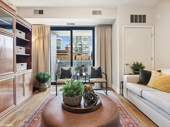 2nd image of 451 W Huron St #505