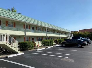 300 Valley Stream Dr #5D, Naples, FL 34113