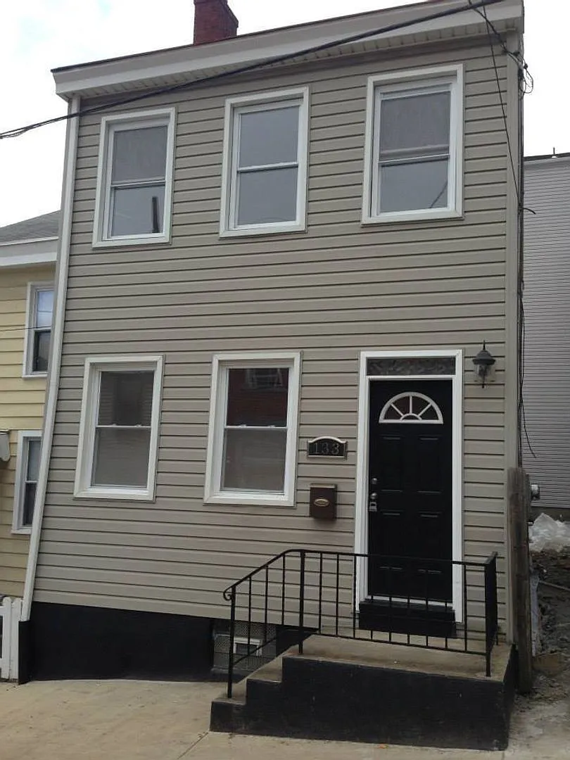 133 S 11th St photo 1