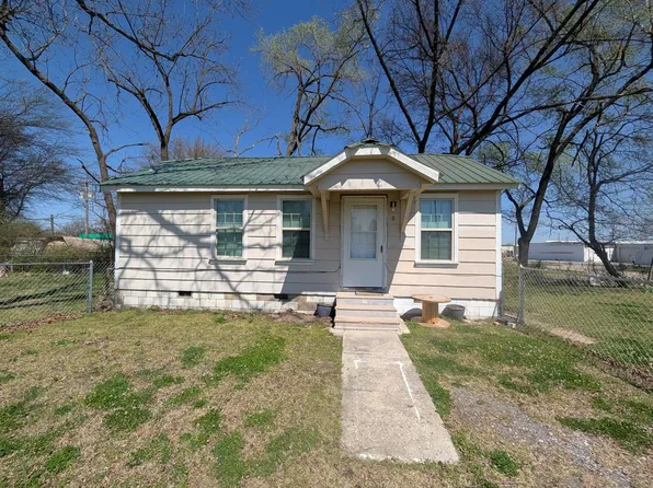 8 S Taylor St, Pryor, OK 74361