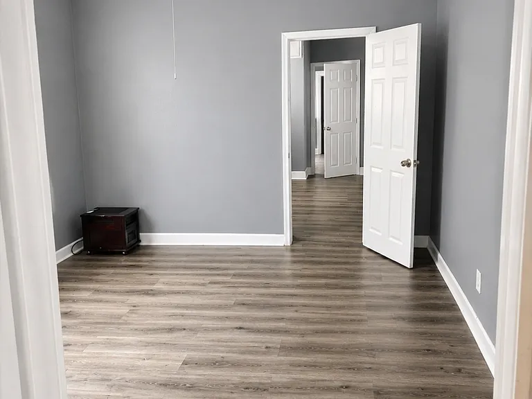 804 Whitney Ave — Photo 5