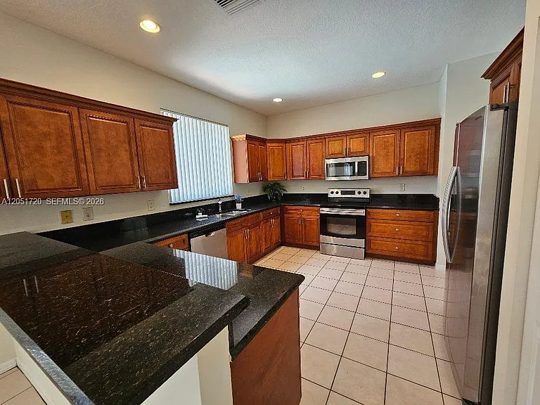 7558 Prescott Ln — Photo 6