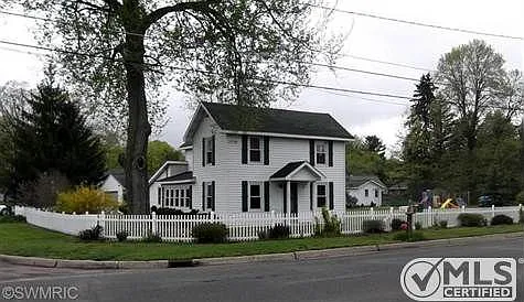 165 E Barton St photo 1