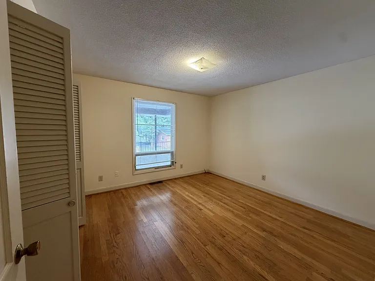 649B E Broad St #1 — Photo 9