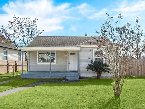 29 Gibbs Dr, Chalmette, LA 70043