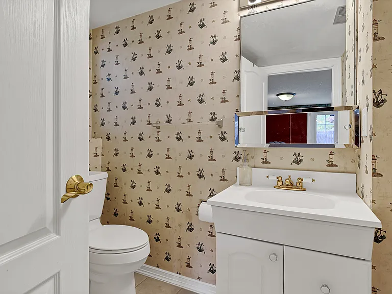 2990 Roche Dr S — Photo 12