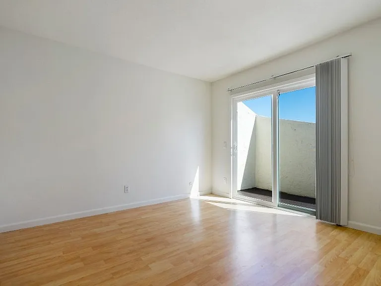 902 Caminito Madrigal #B — Photo 11