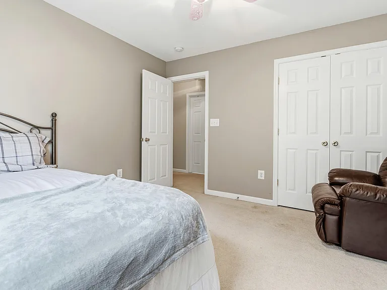 31 Palace Ln — Photo 29
