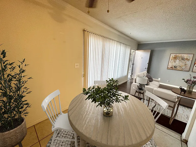 Dining area (Virtually staged)